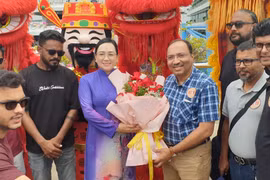 Gần 1400 khách đầu tiên trong đoàn của tỷ phú Ấn Độ đã đến Hạ Long du ngoạn