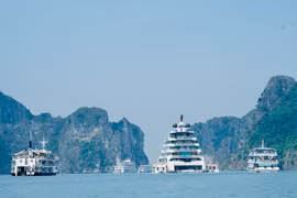 Quảng Ninh huy động hơn 100 tàu du lịch đón đoàn 4.500 khách của tỷ phú Ấn Độ