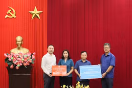 Nhà xuất bản Giáo dục Việt Nam hỗ trợ sách cho học sinh các vùng bị ảnh hưởng bởi cơn bão số 3
