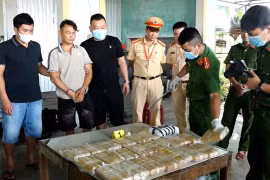Quảng Bình: Bắt hai đối tượng vận chuyển trái phép 26kg ma tuý