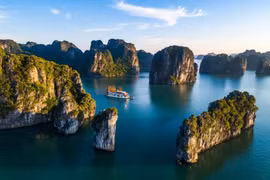 Việt Nam lọt top 20 quốc gia được du khách yêu thích nhất thế giới