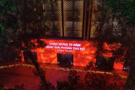 Công chúng trầm trồ thưởng lãm nghệ thuật ánh sáng cùng Techcombank dịp 31 năm thành lập