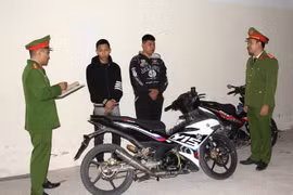 Tạm giữ hình sự hai thanh niên tông ngã Cảnh sát giao thông ở Hà Nam