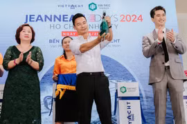 Tưng bừng khai trương bến du thuyền Marina Royal tại bán đảo Van Phuc city