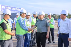 Khẩn trương hoàn thành xây dựng Trung tâm Hội chợ Triển lãm Quốc gia và xây dựng cầu Tứ Liên