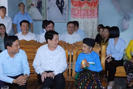 Chủ tịch nước Lương Cường thăm, tặng quà gia đình chính sách tại Thanh Hóa