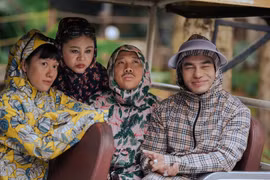 Phim Tết 'Bộ tứ báo thủ' của Trấn Thành bị chê nhạt, toàn người quen