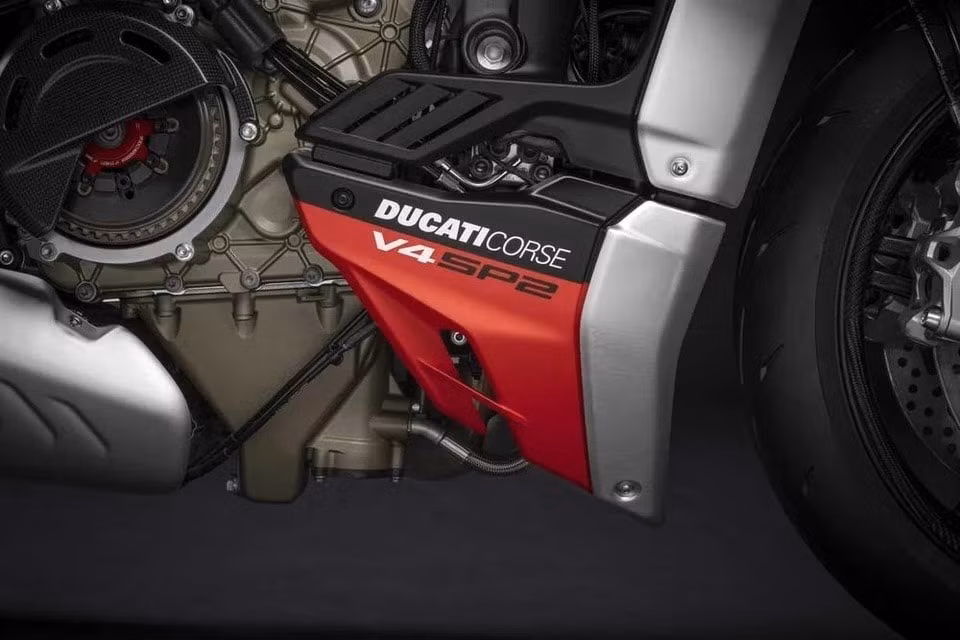 ducati streetfighter v4 2023 ra mat gia ban tu 22454 usd hinh 6