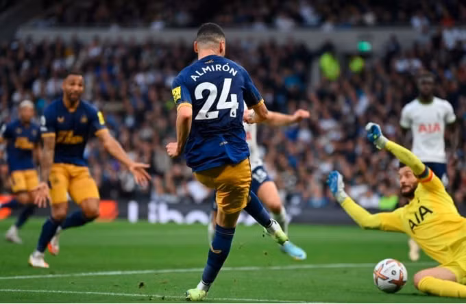 hang thu kem duyen tottenham tu tay dang 3 diem cho newcastle hinh 4