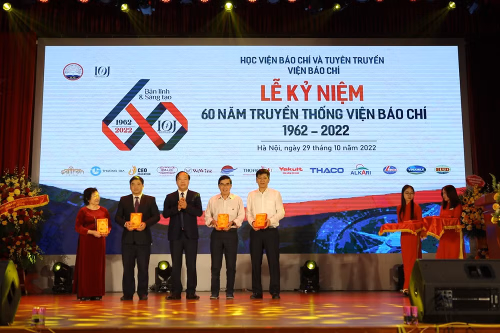 tu hao 60 nam nghien cuu dao tao nguon nhan luc bao chi cho dat nuoc hinh 3