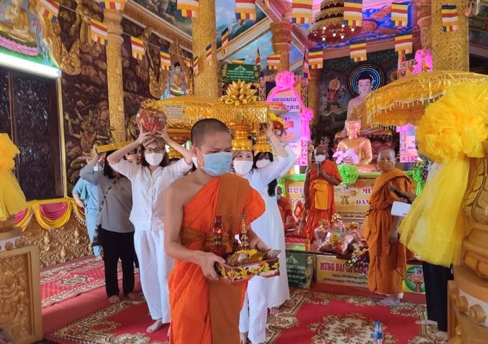 ron rang mua le dang y kathina cua dong bao khmer hinh 2