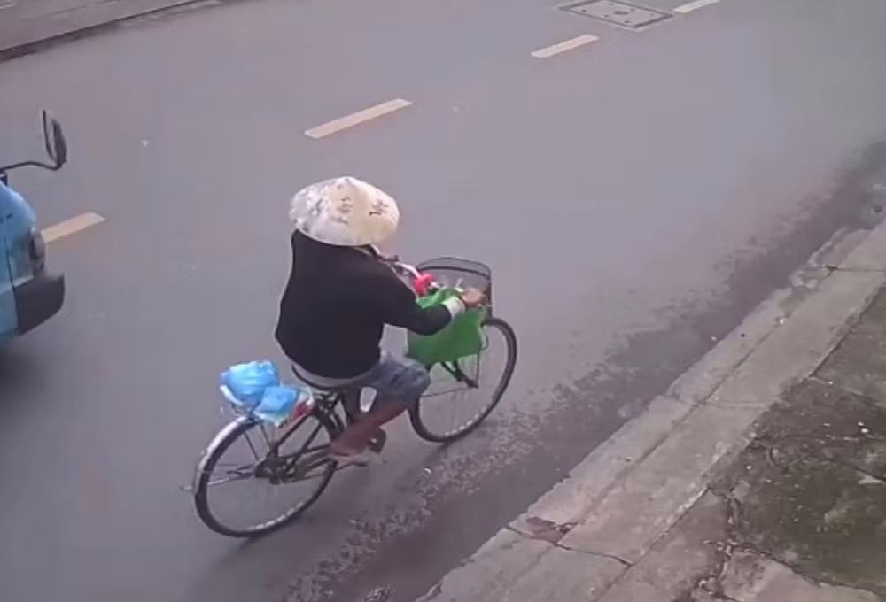 tp hcm tim nhan than nguoi di xe dap tu vong sau tai nan hinh 1