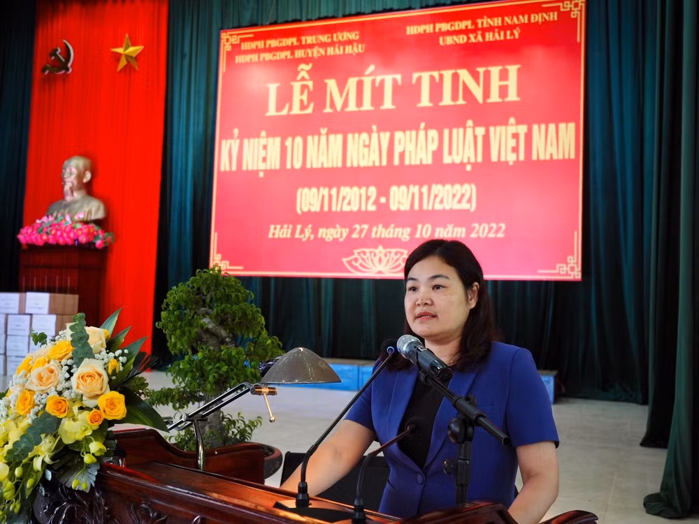 mit tinh ky niem 10 nam ngay phap luat viet nam hinh 2