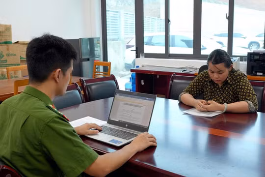 Viên chức Văn phòng Đăng ký đất đai Lào Cai bị khởi tố vì sửa sổ đỏ trái phép
