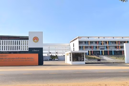 Khởi tố Hiệu trưởng Trường THPT Chuyên Tuyên Quang cùng 6 đối tượng khác liên quan đến gian lận điểm thi tốt nghiệp
