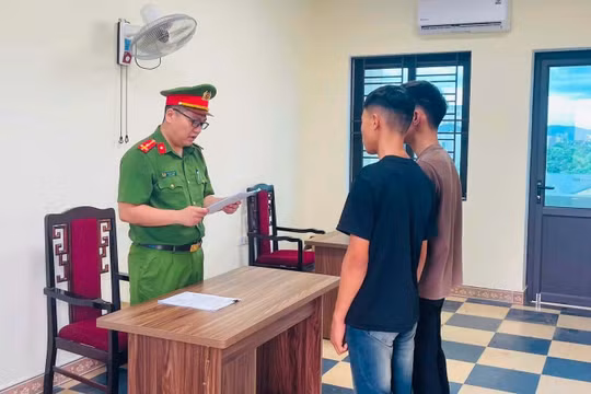 Hai nam sinh ở Hà Tĩnh bị khởi tố sau vụ tai nạn chết người