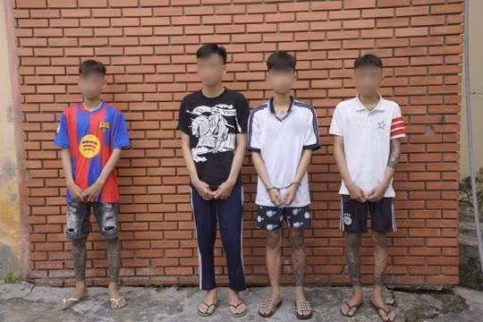 Rủ nhóm bạn đi "giải quyết" mâu thuẫn trên mạng, nam sinh 17 tuổi đâm bạn tử vong