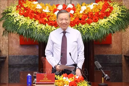 Báo chí phải bám sát thực tiễn, tôn trọng sự thật, lấy lợi ích của nhân dân làm điểm xuất phát
