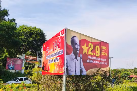 Sắc đỏ rực rỡ đón Tết Độc lập tại vùng quê Phú Thọ