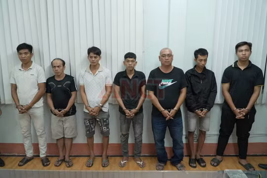 Khởi tố nhóm đối tượng khiêng quan tài nhảy múa trên đường phố tại Cần Thơ