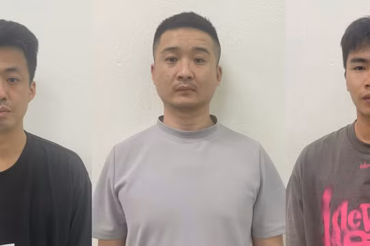 Thua bạc nhẵn túi, hai đối tượng ngoại quốc dàn kịch bản tống tiền đồng hương