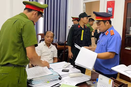 Khởi tố Giám đốc ban quản lý rừng cùng 7 đồng phạm lập hồ sơ khống