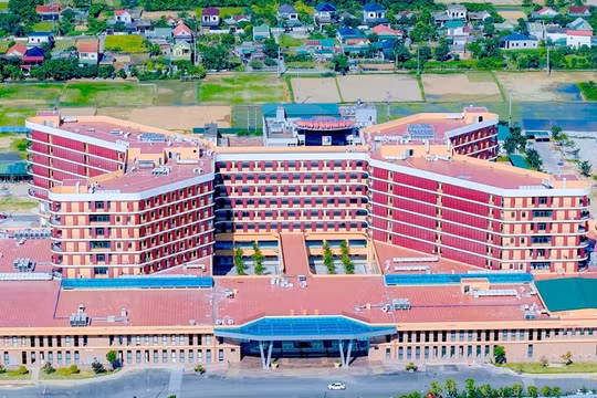 Y tế Việt Mỹ cung cấp thiết bị y tế hàng trăm tỷ đồng cho Bệnh viện Ung bướu Nghệ An