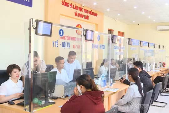 Bài 1: Những chỉ lệnh từ cấp tỉnh: Chuyển tư duy từ "Quản lý" sang "Phục vụ"