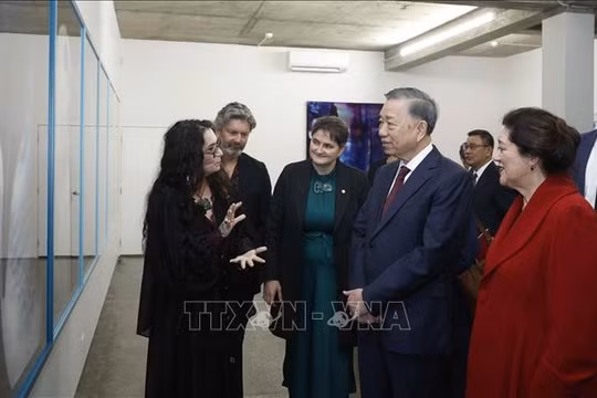 Tổng Bí thư, Chủ tịch nước Tô Lâm và Toàn quyền New Zealand thăm Triển lãm ảnh StarkWhite