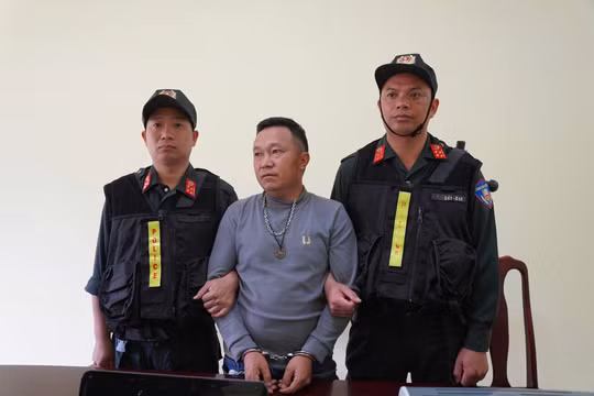 Khởi tố đối tượng không chuyên môn y khoa vẫn tự chế "thần dược" bán trên TikTok