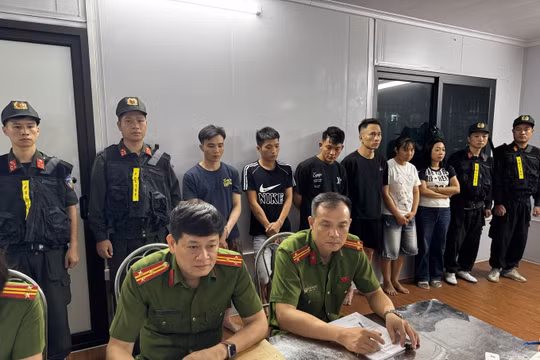 Khởi tố nữ giám đốc công ty thủy sản dùng 2,3 tỷ đồng "bôi trơn" để buôn lậu