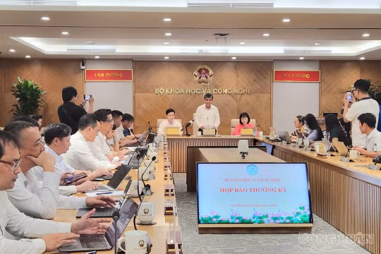 Dự thảo Luật Bưu chính (sửa đổi): Chuyển mạnh sang hậu kiểm, giảm từ 14 thủ tục hành chính xuống còn 1