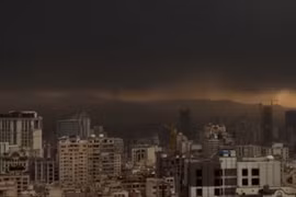 Xuất hiện 'mưa đen' do chiến sự ở Iran, ô nhiễm có thể kéo dài hàng thập kỷ