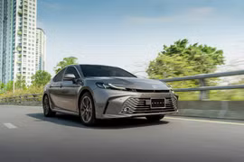 Bảng giá Toyota tháng 8/2025: Camry, Fortuner bất ngờ tăng giá niêm yết, Vios giảm