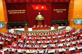 Tiến lên để không lỡ nhịp lịch sử