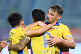 Hà Nội FC ngược dòng kịch tính, đánh bại Becamex TP.HCM 4-2
