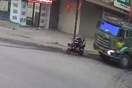Khởi tố tài xế mải dùng điện thoại gây tai nạn chết người ở Hưng Yên