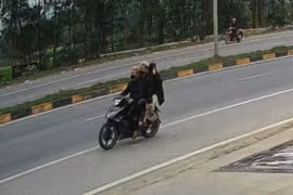 Bắt 3 đối tượng đập gãy biển số rồi dàn cảnh "trả lại biển" để cướp xe