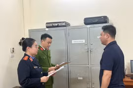 Khởi tố người đàn ông dùng xe ô tô "chặn đường" ở Hà Tĩnh