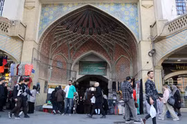Israel tuyên bố tấn công phủ đầu Iran, ban bố tình trạng khẩn cấp toàn quốc