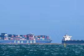 Tàu Pháp đầu tiên đi qua eo biển Hormuz kể từ xung đột