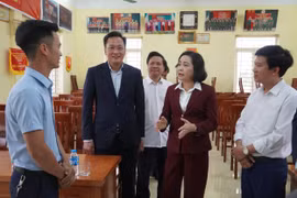 Phó Chủ tịch Quốc hội Nguyễn Thị Thanh giám sát, kiểm tra công tác bầu cử tại Hưng Yên