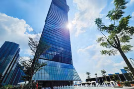 Thành viên Hội đồng điều hành Trung tâm tài chính quốc tế được hưởng phụ cấp tới 50%, Chủ tịch chuyên trách 80% lương