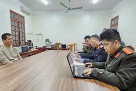 Lạng Sơn: Phát hiện lô hàng súng quân dụng nhập khẩu dưới dạng sản phẩm thông tắc bồn cầu