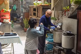 Cú hích từ ‘Mùi Phở’: NSƯT Xuân Hinh tái xuất màn ảnh rộng, mang vị Tết Hà Nội xưa đấu với phim thị trường