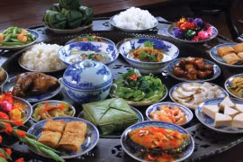 Gửi tấm lòng thành vào mâm cỗ cúng ngày xuân