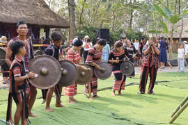 Lan tỏa sắc màu văn hóa dân tộc X'tiêng giữa lòng Thủ đô