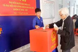 Cử tri Cà Mau nô nức đi bầu cử trong ngày hội lớn của toàn dân