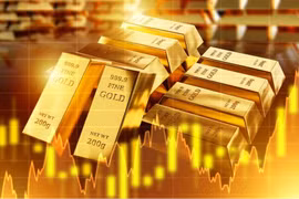 Giá vàng thế giới vượt mốc 4.900 USD khi đợt tăng giá kỷ lục tiếp tục diễn ra