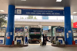 Giá xăng tăng sốc, gợi lại 'cơn ác mộng' gần 30.000 đồng/lít năm 2022
